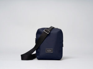 Free Crossbody Bag - Dark Blue01_4x5